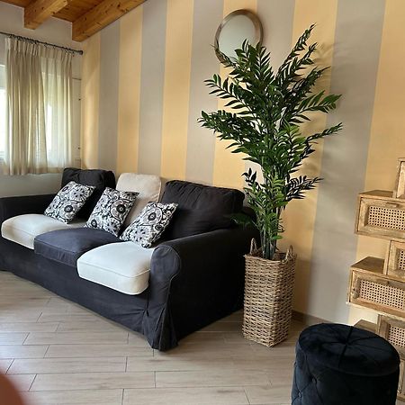 Menaggio Down Town Apartment ภายนอก รูปภาพ