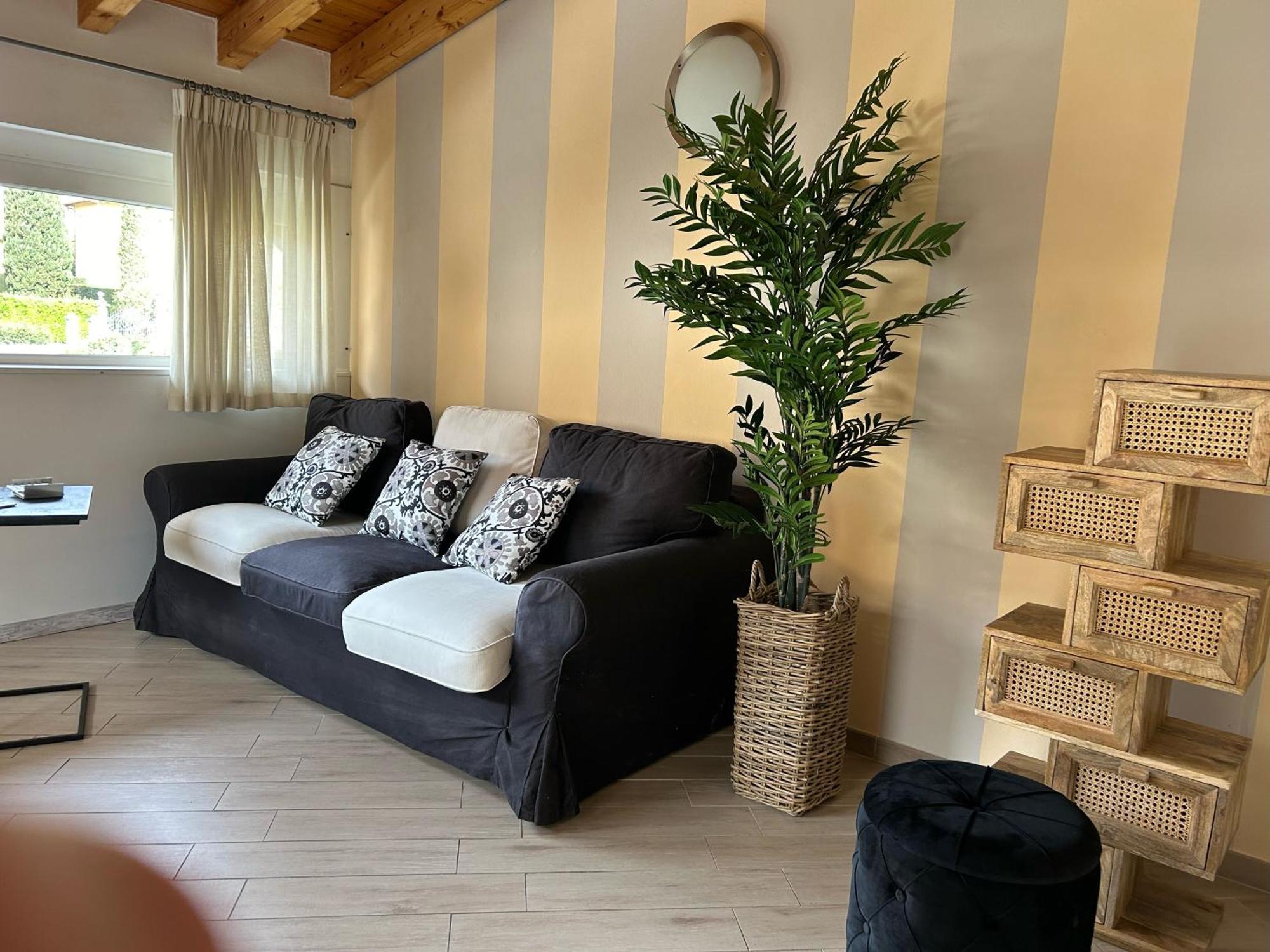 Menaggio Down Town Apartment ภายนอก รูปภาพ