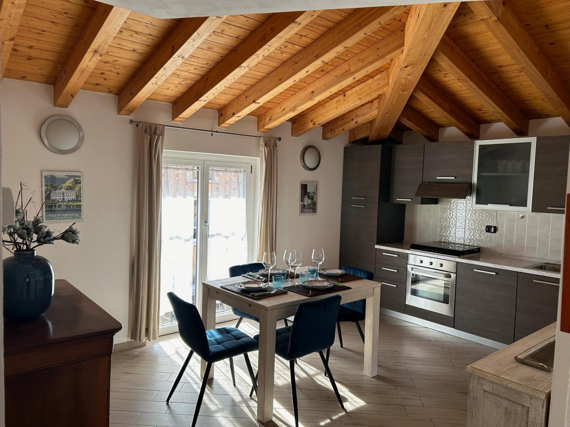 Menaggio Down Town Apartment ภายนอก รูปภาพ