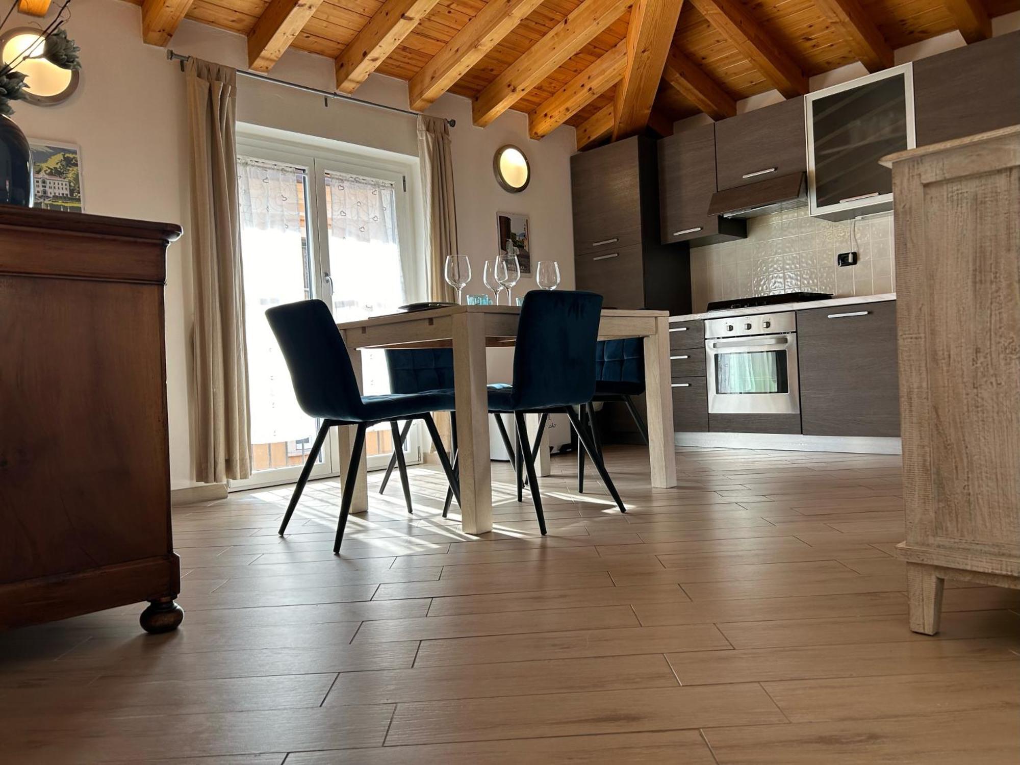 Menaggio Down Town Apartment ภายนอก รูปภาพ