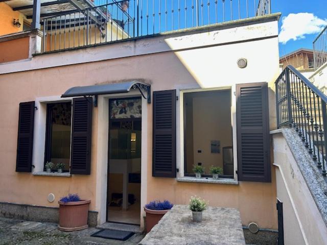 Menaggio Down Town Apartment ภายนอก รูปภาพ