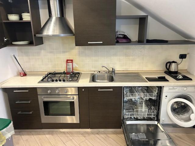 Menaggio Down Town Apartment ภายนอก รูปภาพ